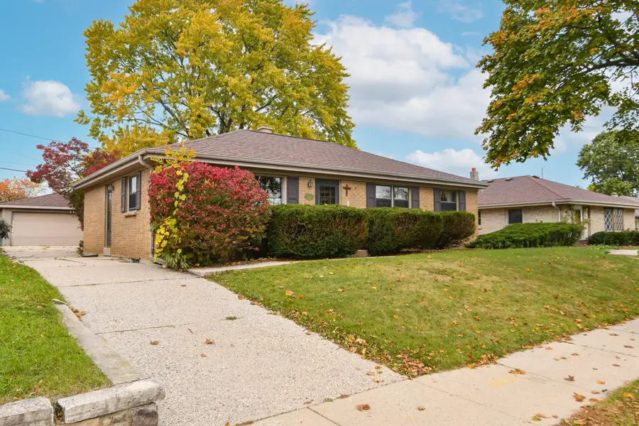 1500 W Foster Ave, Milwaukee, WI 53221 - #3