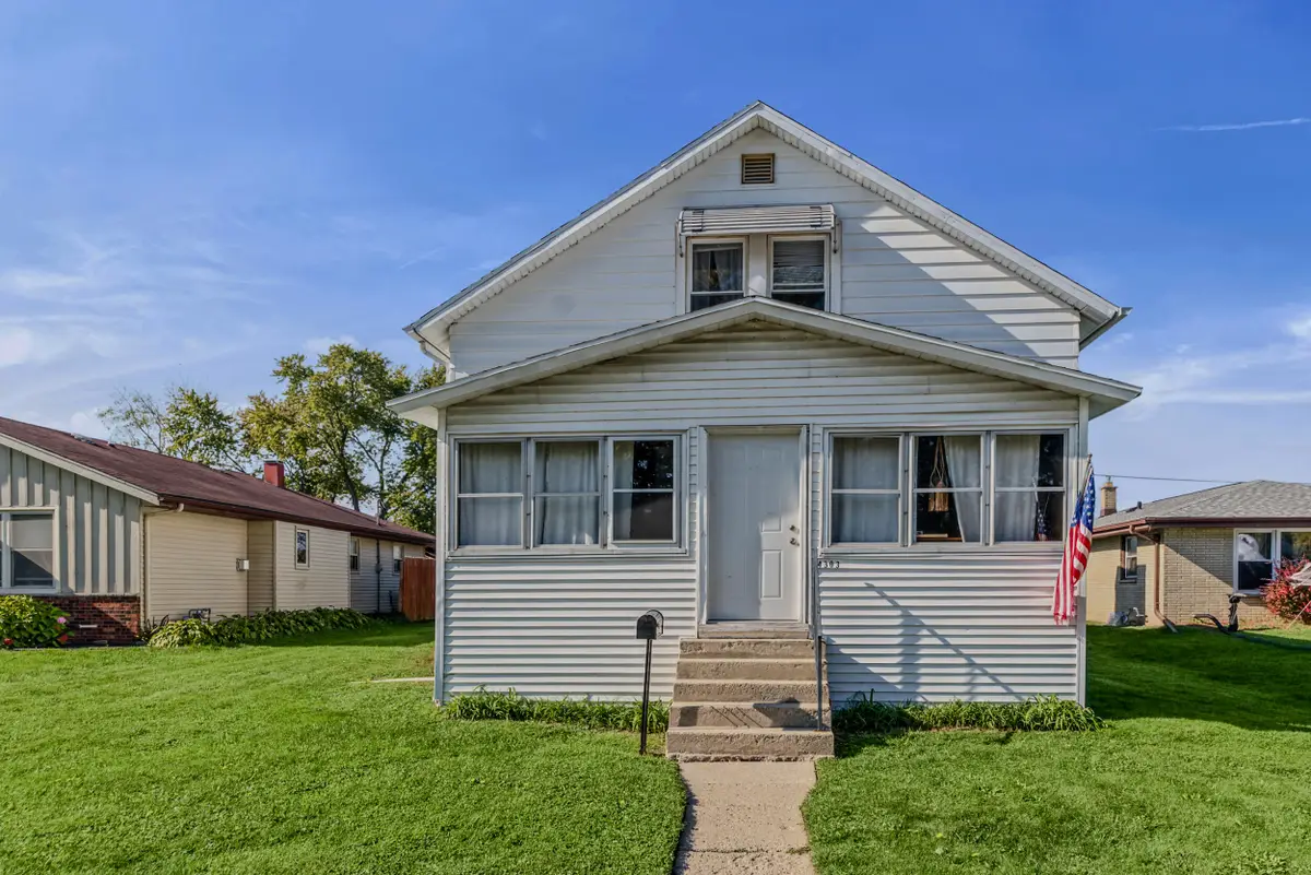 4303 S Nicholson Ave, Saint Francis, WI 53235 - #1