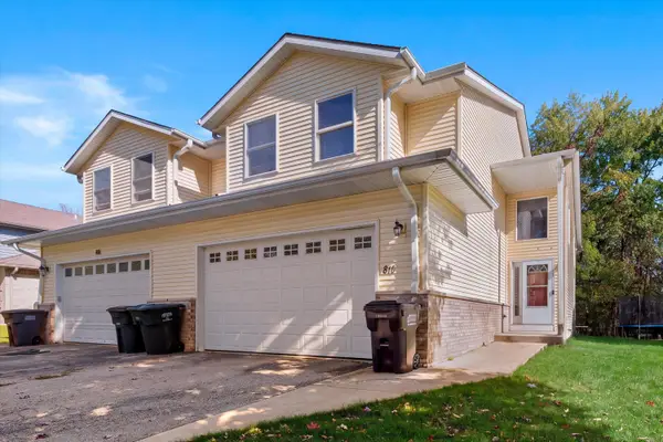 813 Kendall Ln, Lake Geneva, WI 53147