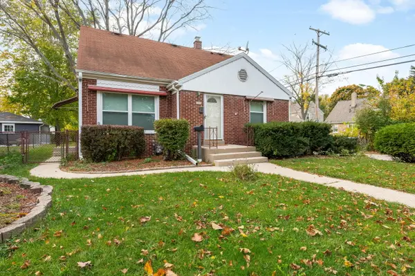 3055 N 81st St, Milwaukee, WI 53222