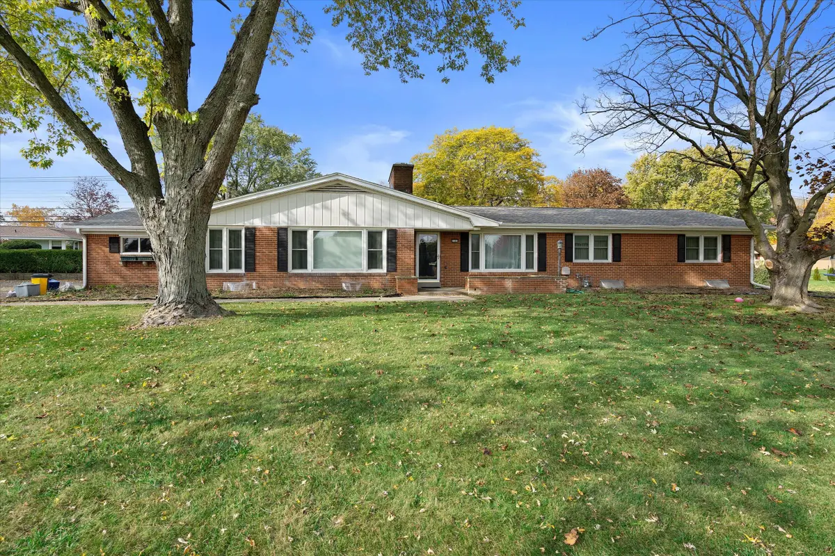2545 N 128th St, Brookfield, WI 53005 - #1