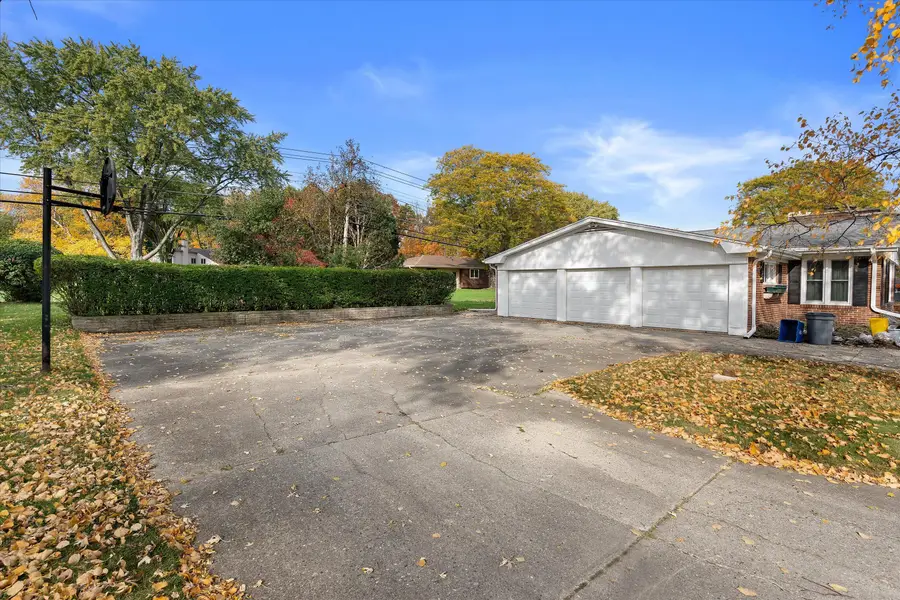 2545 N 128th St, Brookfield, WI 53005 - #2