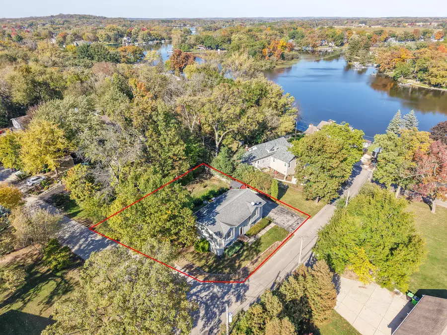 4444 Waterford Dr, Waterford, WI 53185 - #2
