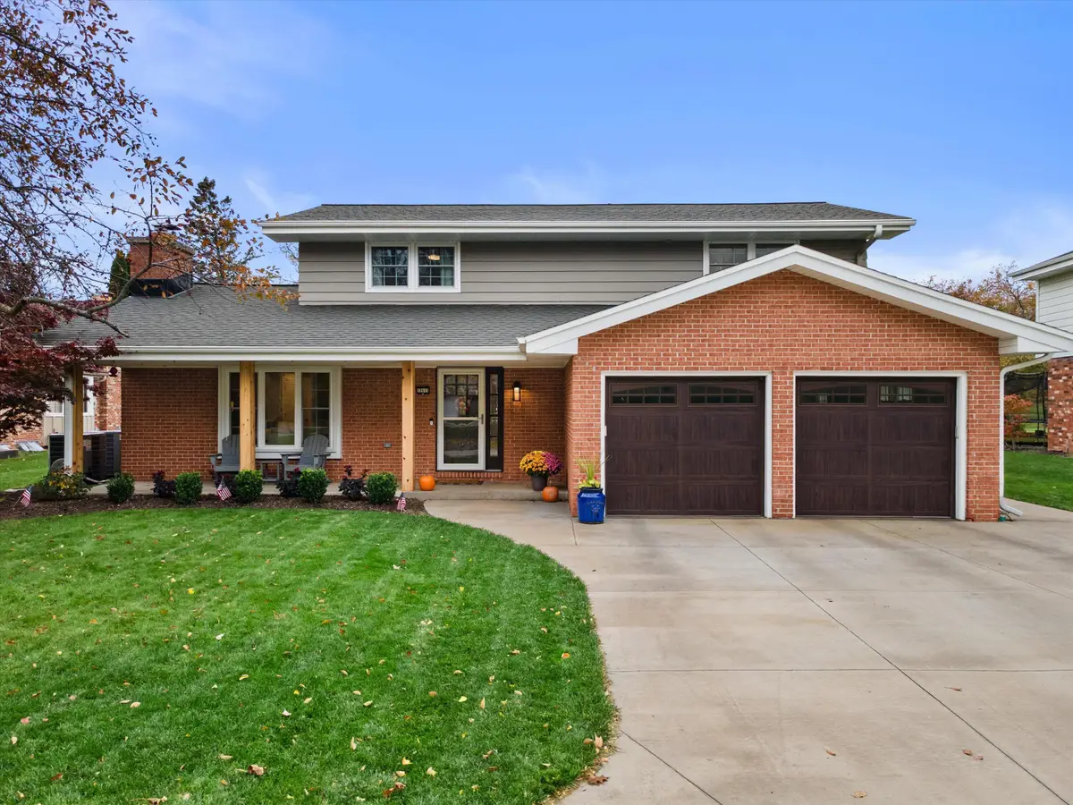 12513 N Jacqueline Ct, Mequon, WI 53092 - #1