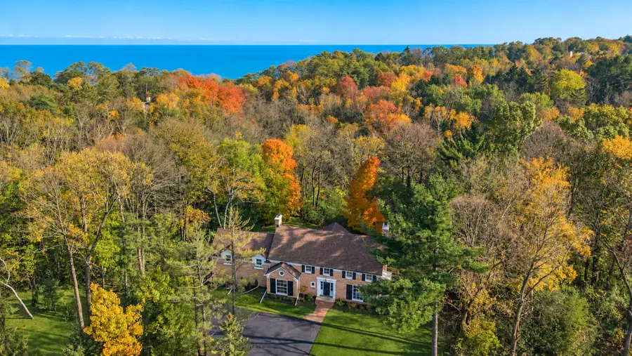 1530 E Standish Pl, Bayside, WI 53217 - #2