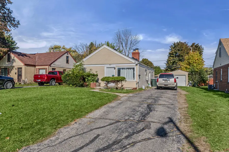 8618 W Cleveland Ave, West Allis, WI 53227 - #2