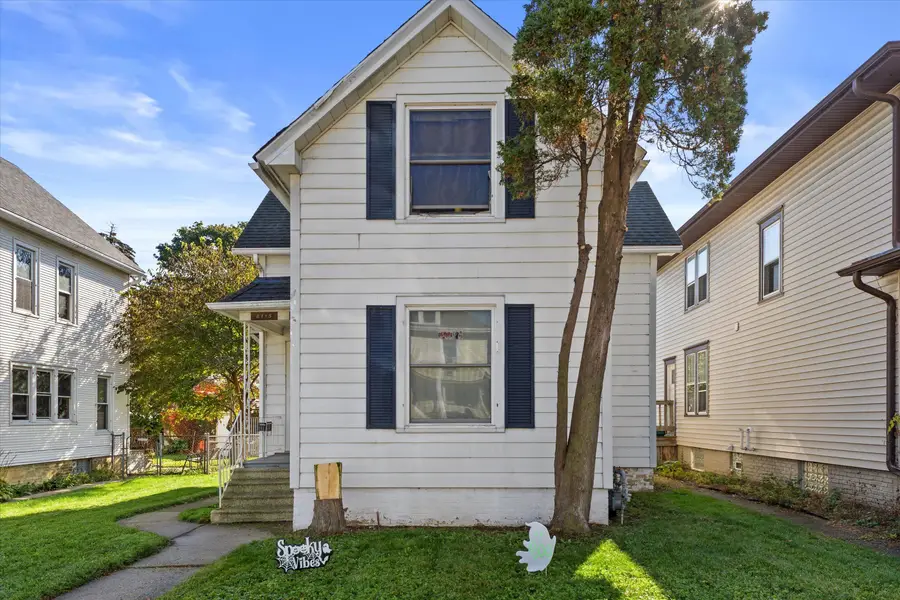 2115 Clarence Ave, Racine, WI 53405 - #2