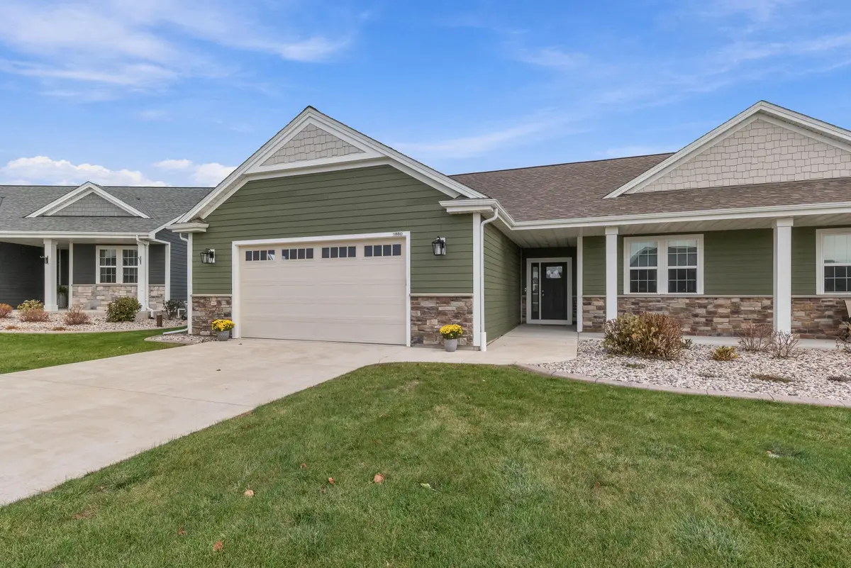 1880 Farmlane Dr, Slinger, WI 53086 - #1