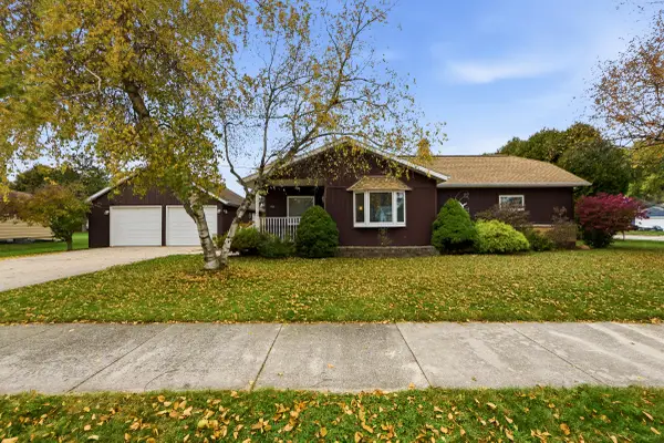 1524 Jasmine Dr, Manitowoc, WI 54220