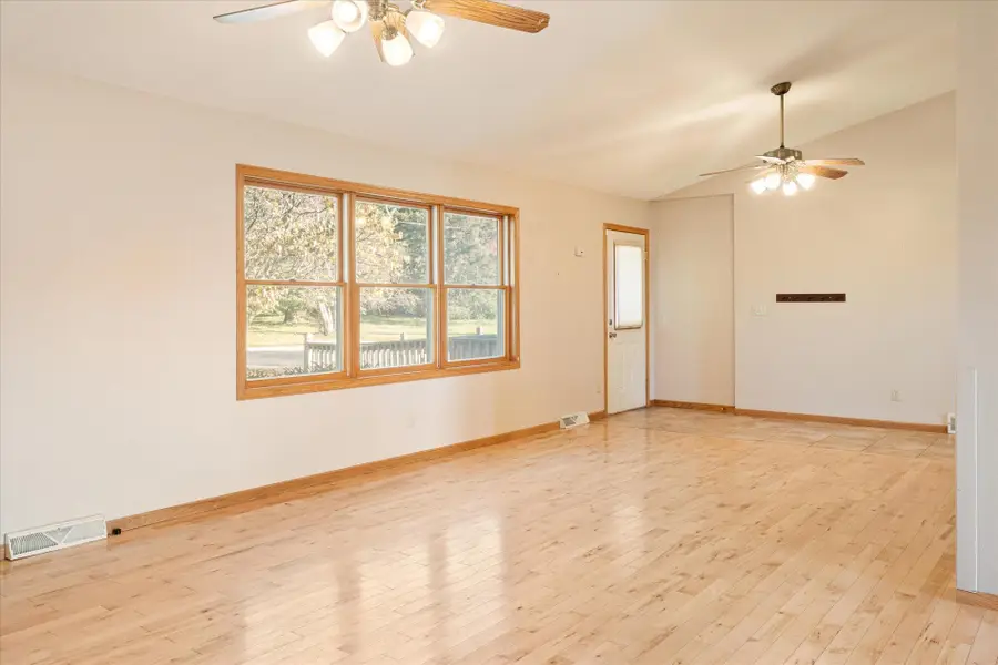 543 W Maple St, Viroqua, WI 54665 - #2