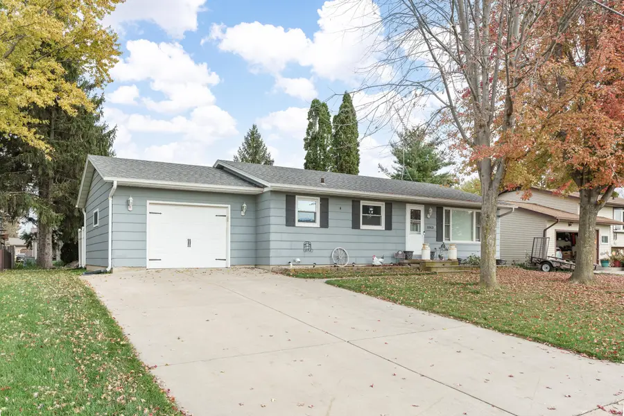 1062 Boughton St, Watertown, WI 53094 - #2