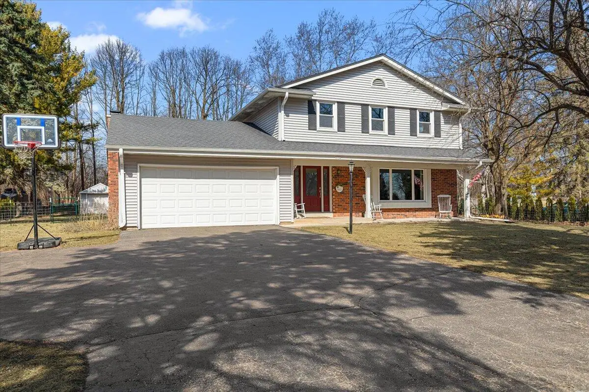 3134 Skyline Dr, Richfield, WI 53033 - #1