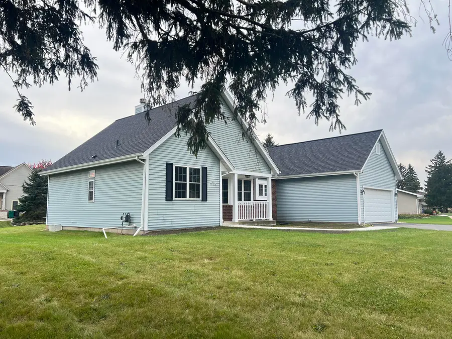 N56W18034 Evergreen Ln, Menomonee Falls, WI 53051 - #2