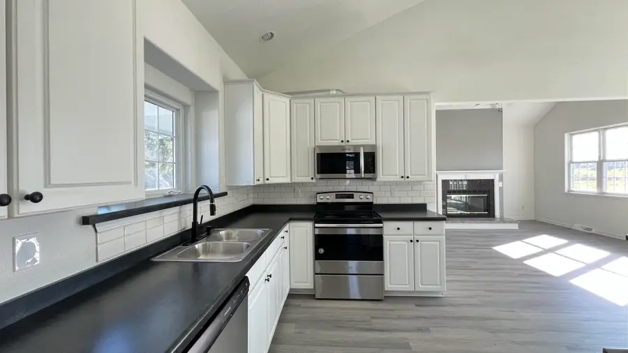 N56W18034 Evergreen Ln, Menomonee Falls, WI 53051 - #3