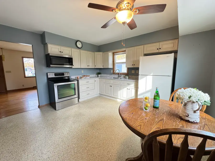 8225 W Waterford Ave, Greenfield, WI 53220 - #3