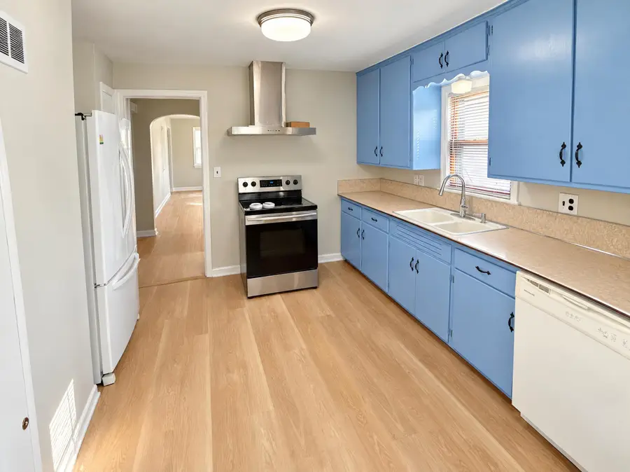 4319 S Lenox St, Milwaukee, WI 53207 - #2