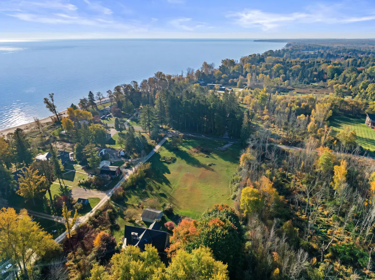 1960 W Pebble Beach Rd, Cedar Grove, WI 53013 - #1