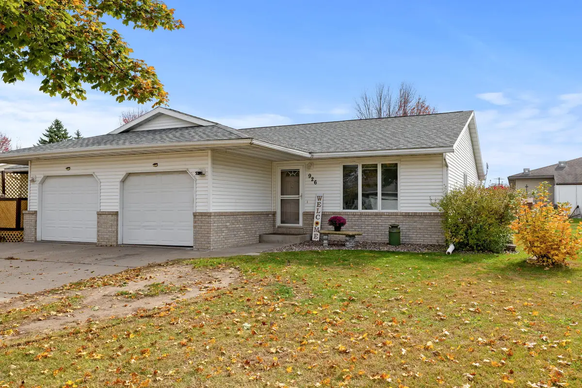 926 Bethanne Pl, Onalaska, WI 54650 - #1