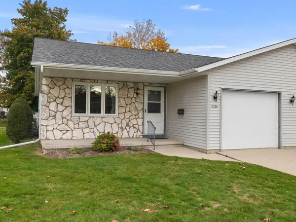 1724 Berge Ct, Manitowoc, WI 54220