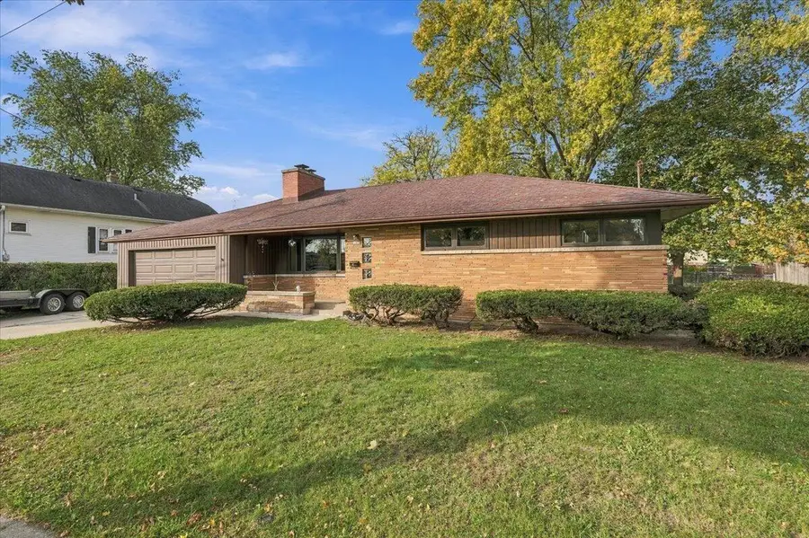 4015 S 76th St, Milwaukee, WI 53220 - #3