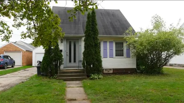 421 Whitney St, Kaukauna, WI 54130