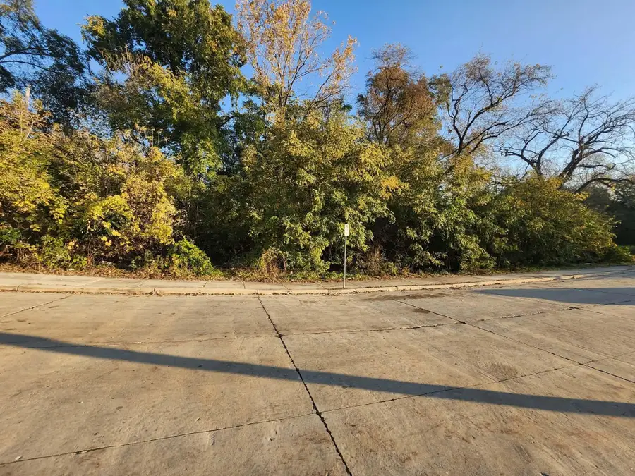 1442 Riverview Ter, Racine, WI 53404 - #2