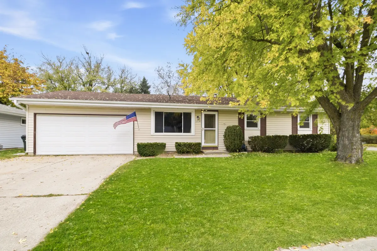 1714 Annie St, West Bend, WI 53090 - #1