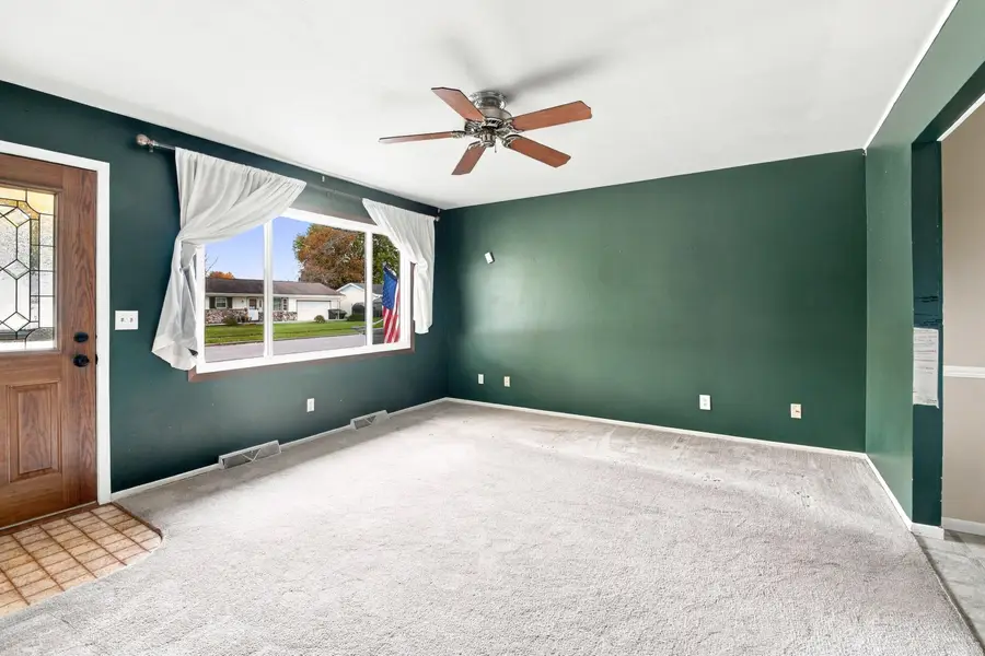 1714 Annie St, West Bend, WI 53090 - #2