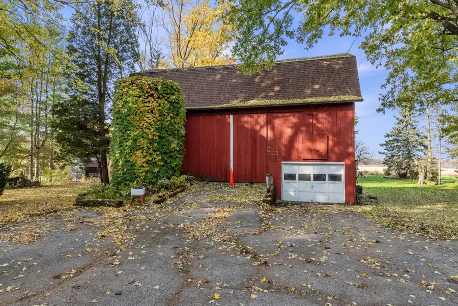 6451 Weis St, Allenton, WI 53002 - #2