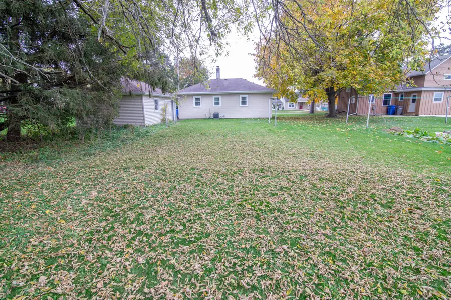 814 W Division St, Watertown, WI 53098 - #3