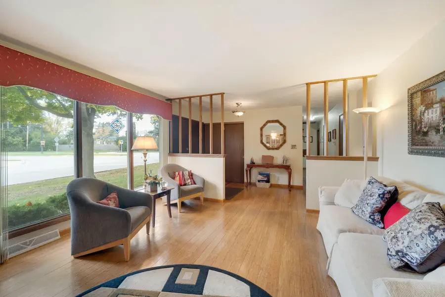 1934 W Edward Ln, Glendale, WI 53209 - #3
