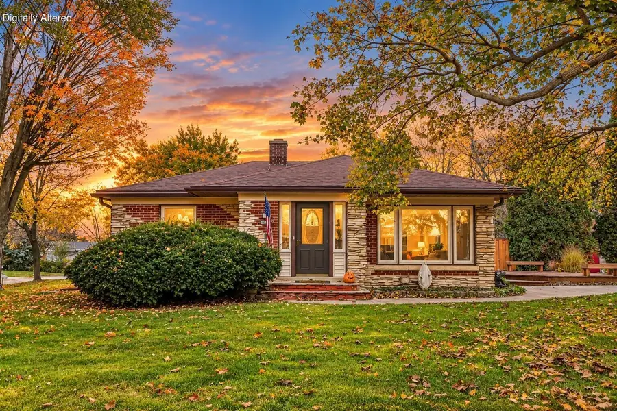 9530 W Hope Ave, Wauwatosa, WI 53222 - #2