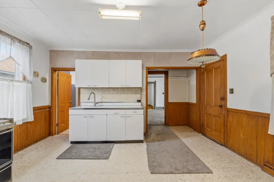 1624 Spruce Ct, Sheboygan, WI 53081 - #2