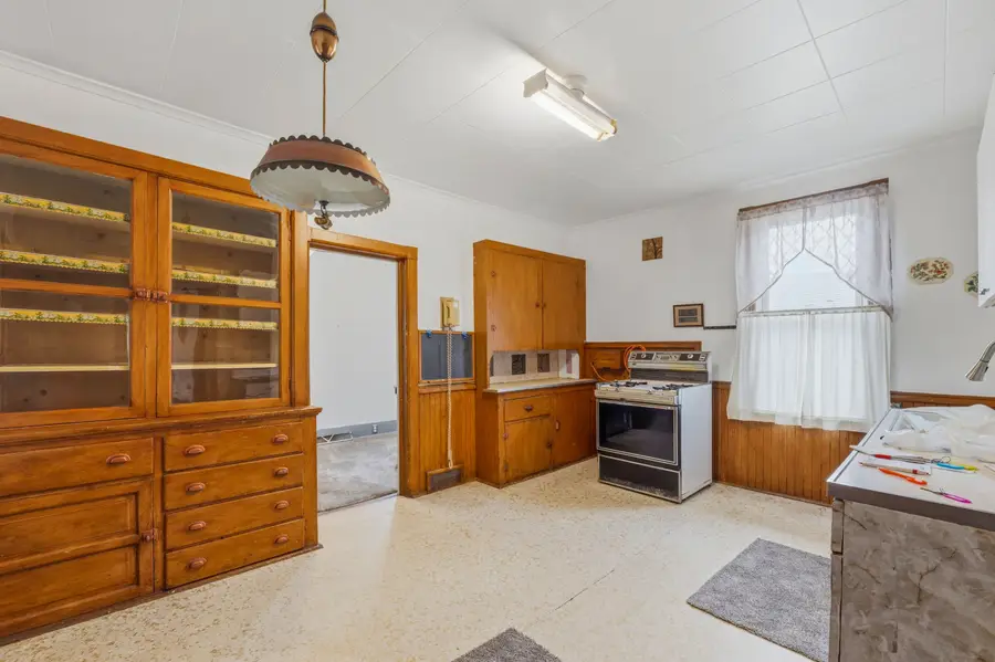 1624 Spruce Ct, Sheboygan, WI 53081 - #3
