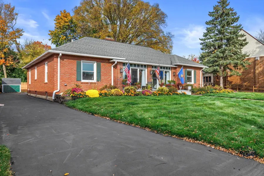 108 W Court St, Elkhorn, WI 53121 - #3