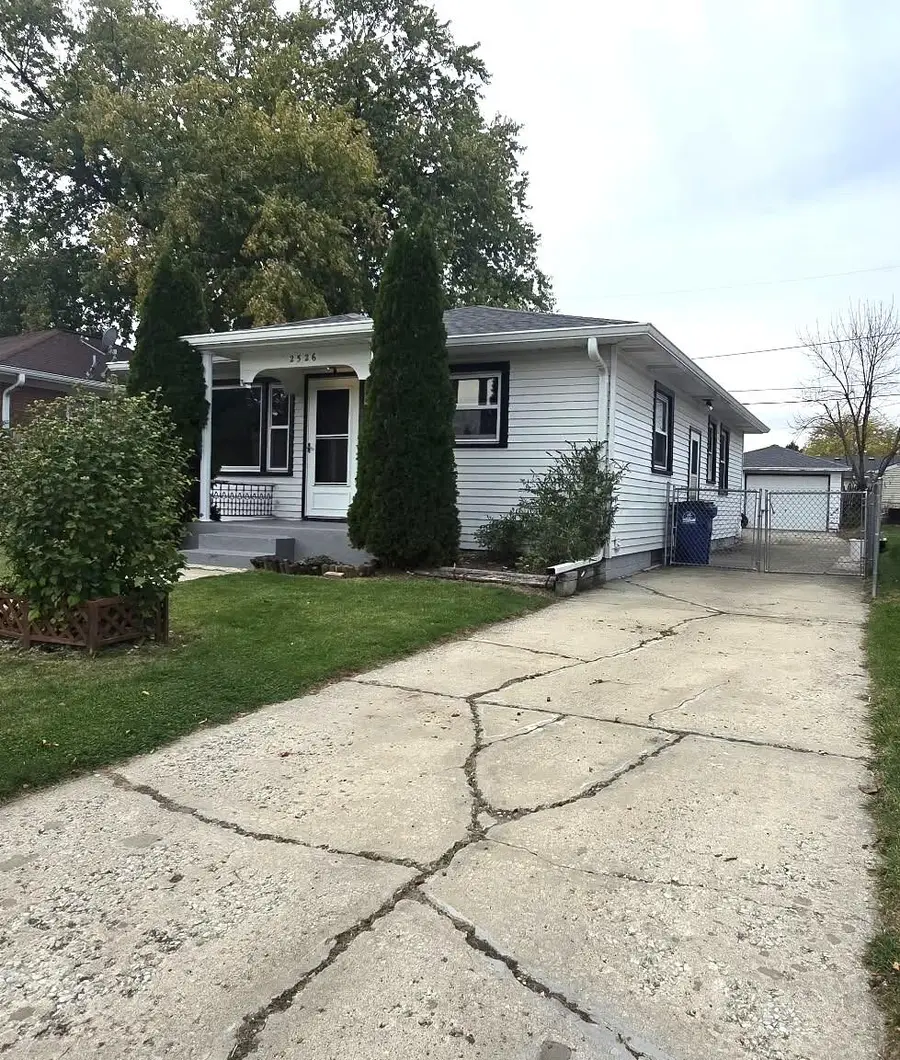 2526 Maple Grove Ave, Racine, WI 53404 - #3