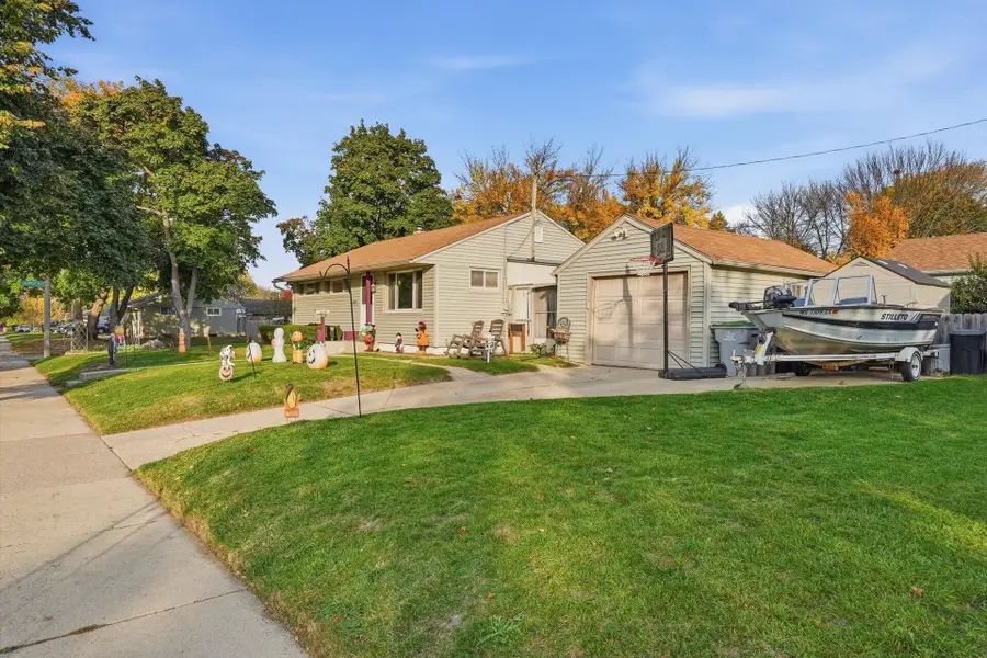 6436 W Ohio Ave, Milwaukee, WI 53219 - #2