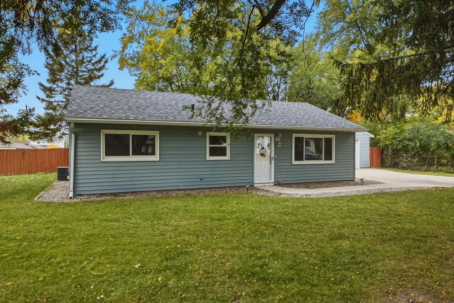 W160N9645 Colonial Dr, Germantown, WI 53022 - #2