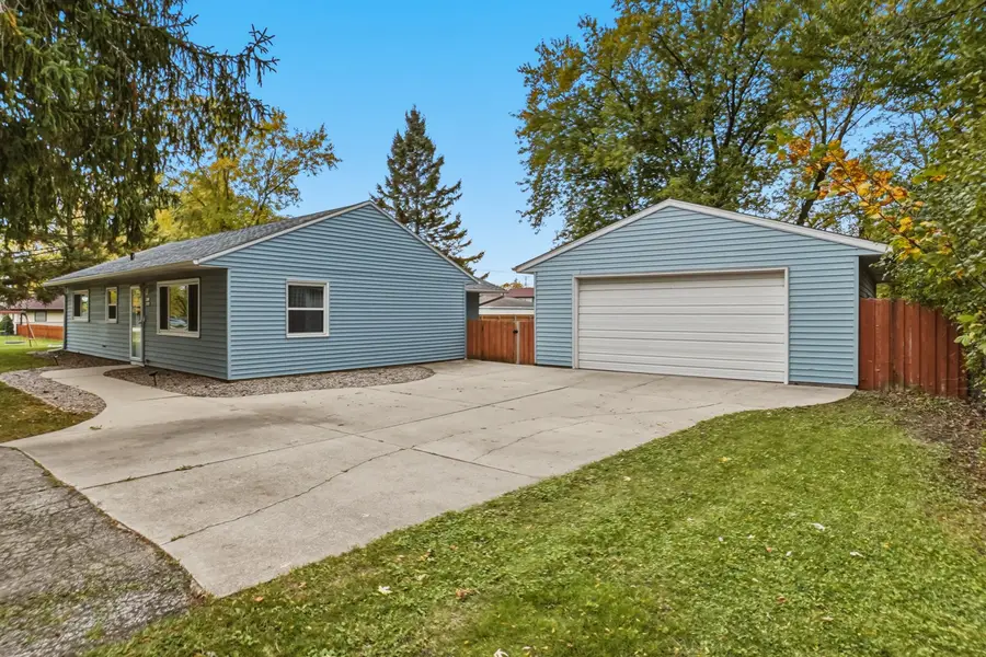 W160N9645 Colonial Dr, Germantown, WI 53022 - #3