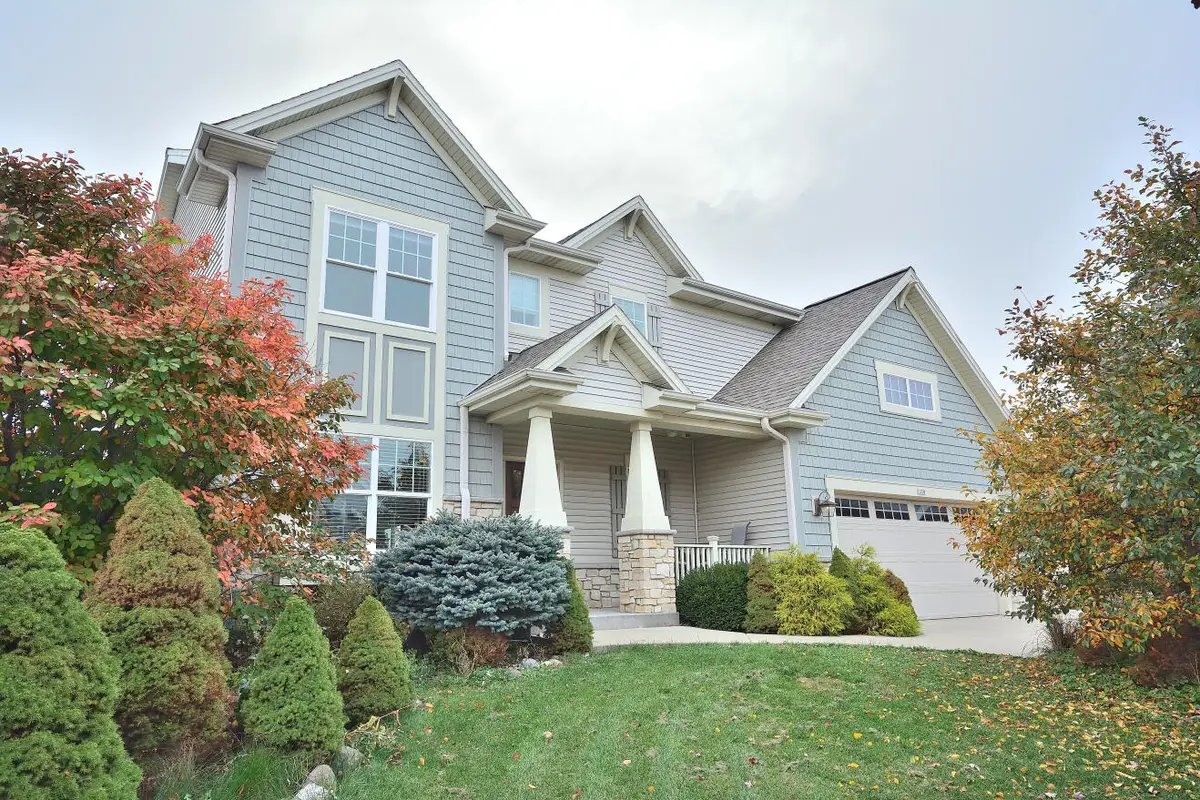 1320 Prairie Creek Blvd, Oconomowoc, WI 53066 - #1