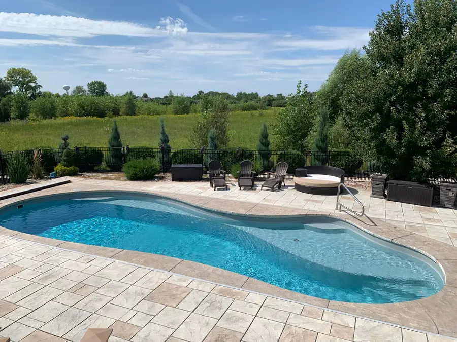 1320 Prairie Creek Blvd, Oconomowoc, WI 53066 - #2