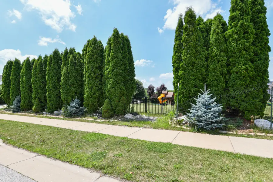 1330 Prairie Creek Blvd, Oconomowoc, WI 53066 - #3