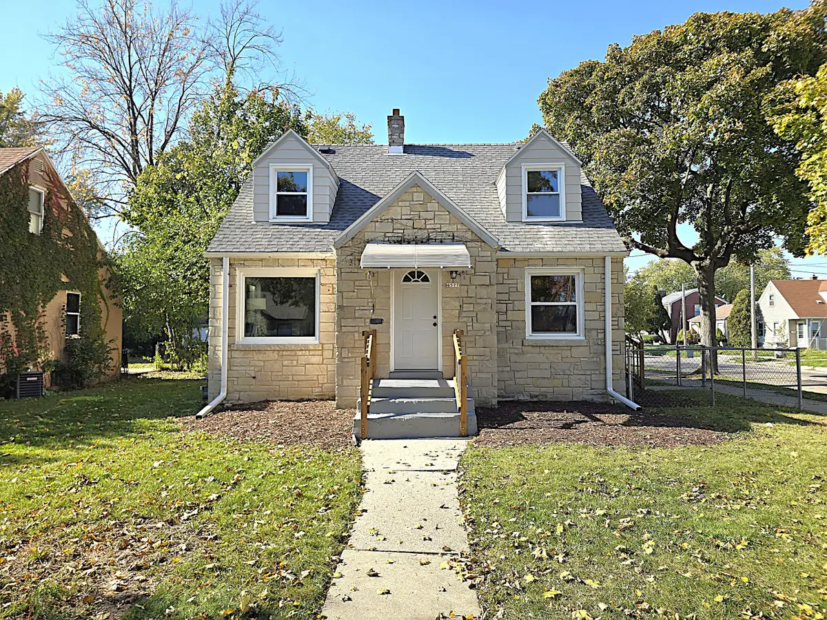 4577 N 42nd St, Milwaukee, WI 53209 - #1