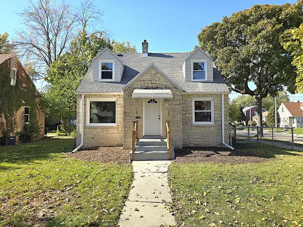 4577 N 42nd St, Milwaukee, WI 53209