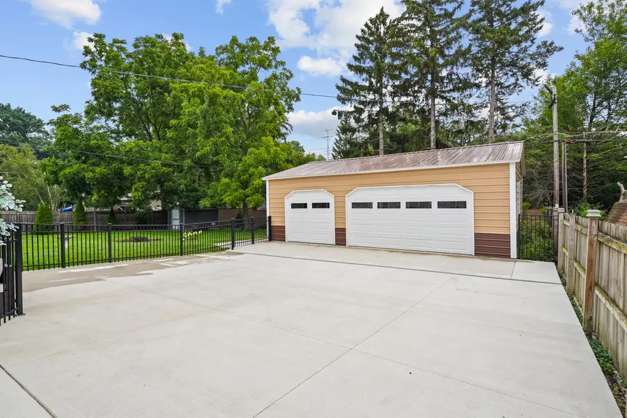 4223 Canterbury Ln, Mount Pleasant, WI 53403 - #2