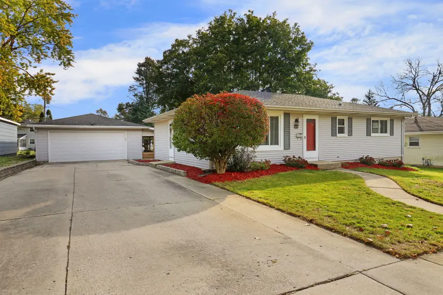 432 Donald Dr, Burlington, WI 53105 - #2