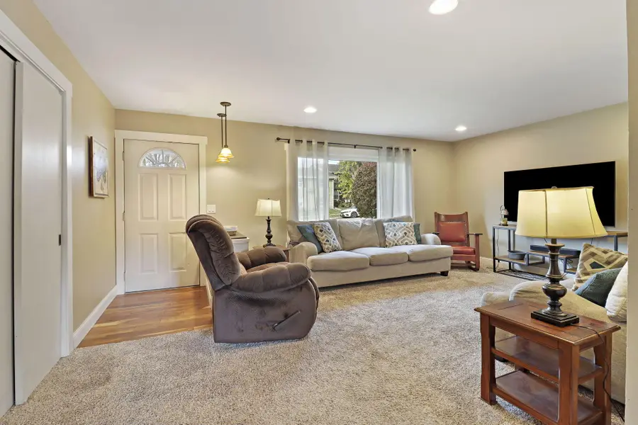 432 Donald Dr, Burlington, WI 53105 - #3