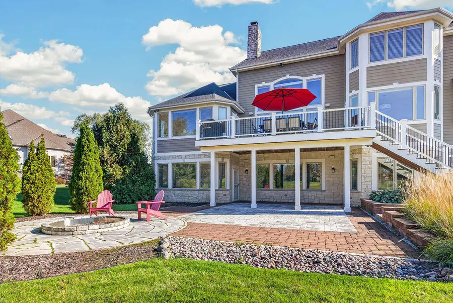 1187 Mary Hill Cir, Hartland, WI 53029 - #2