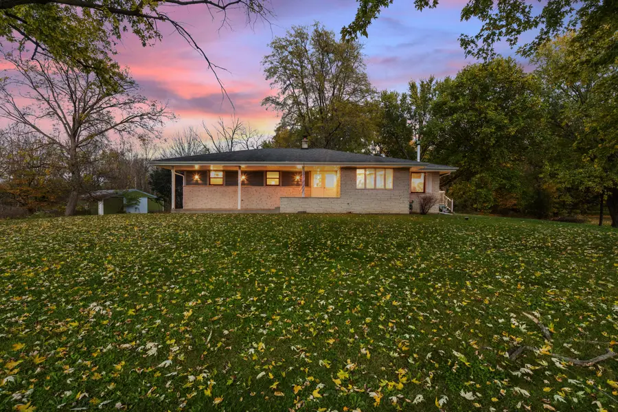W244N4454 Swan Rd, Pewaukee, WI 53072 - #2