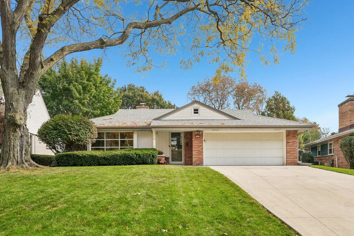 7824 Saint Anne Ct, Wauwatosa, WI 53213 - #1